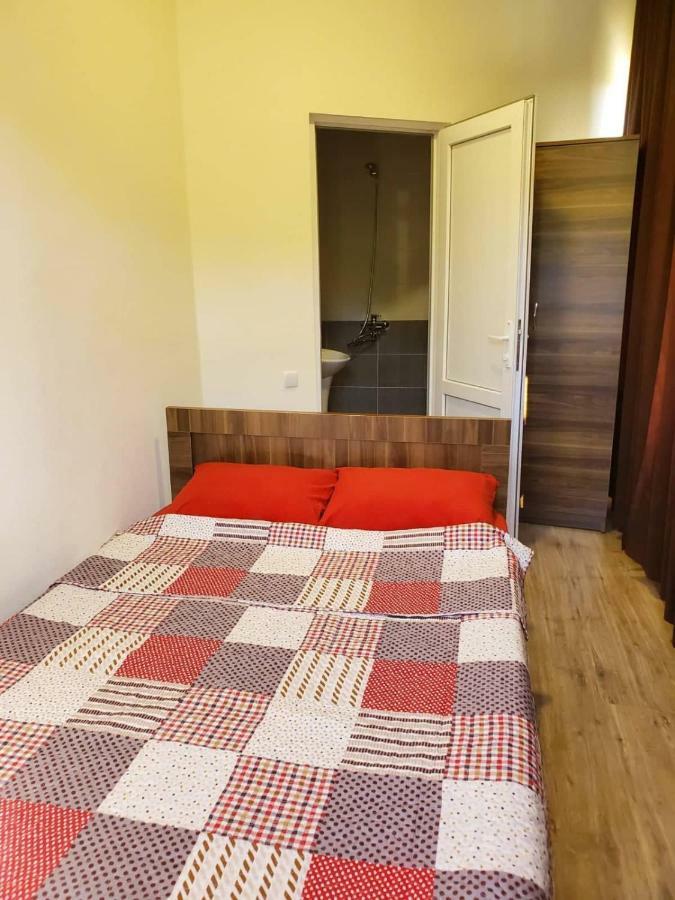 Hostel Family Kutaisi Exteriör bild